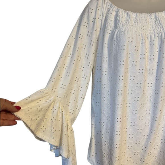 NWT Melissa Paige White Eyelet Top w/SLEEVE detail  SMALL/MEDIUM    #N - Picture 3 of 8